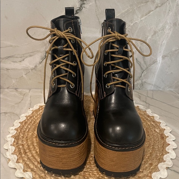 NWOT Dolls kill Current Mood Live Today Ankle Boots - Picture 2 of 7